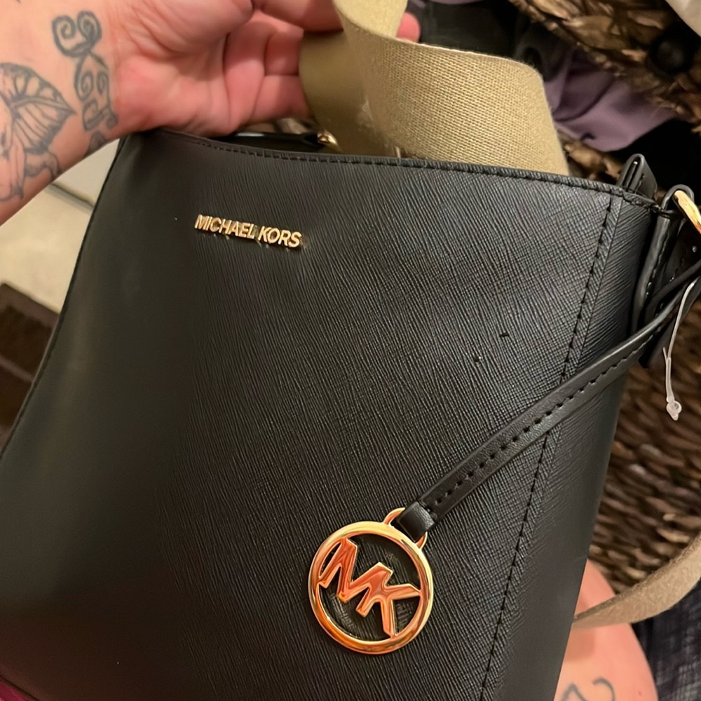 Michael kors crossbody bag